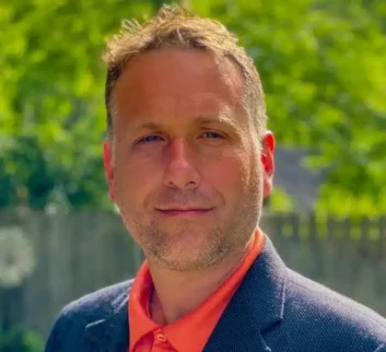 Scott Kennedy headshot